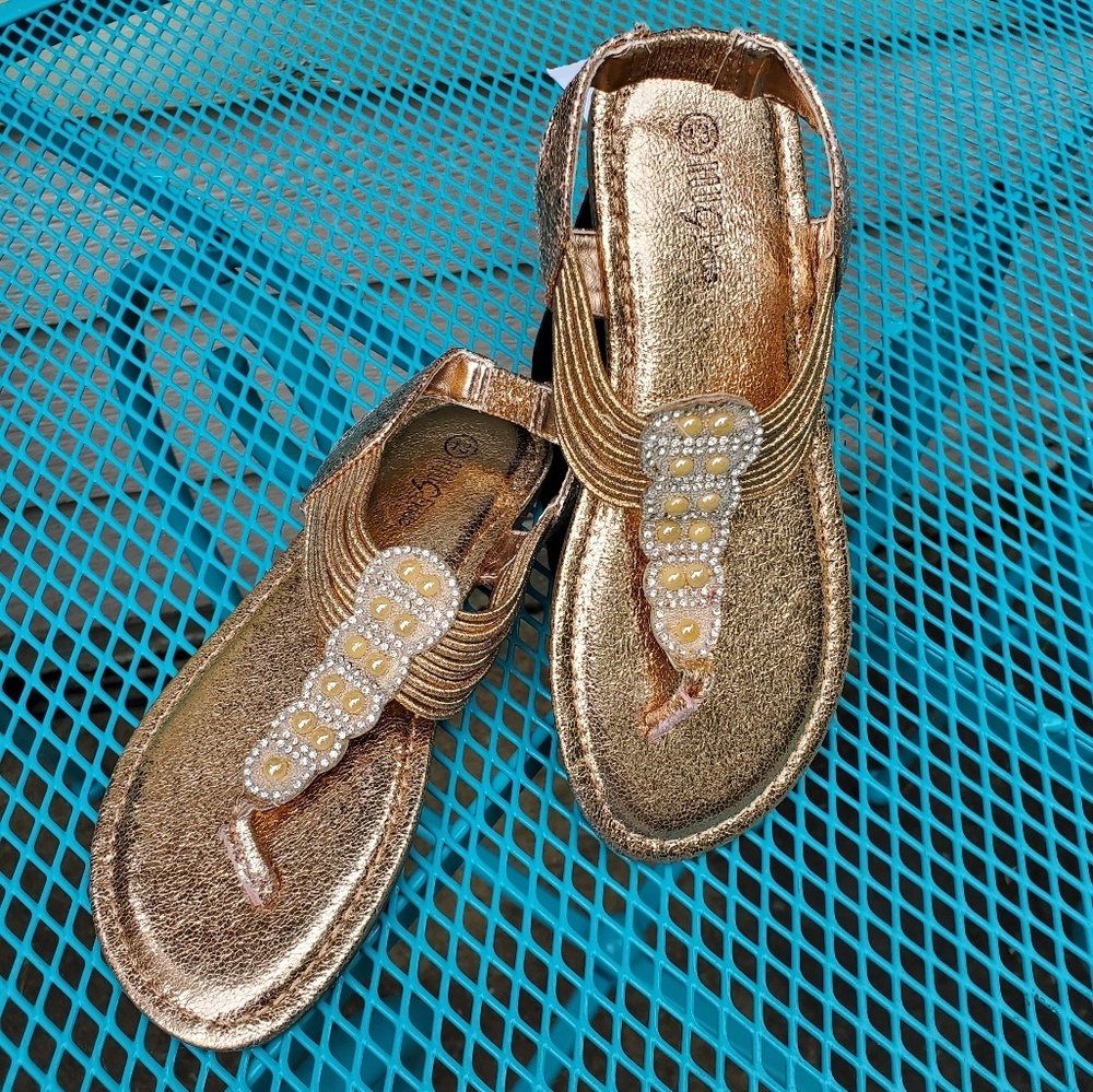 Rouge Kids Rose Gold Sandals For Girls